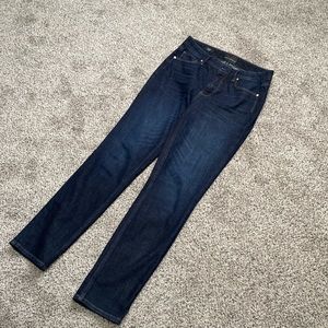 White House, Black Market Dark wash. Slim Sculpt